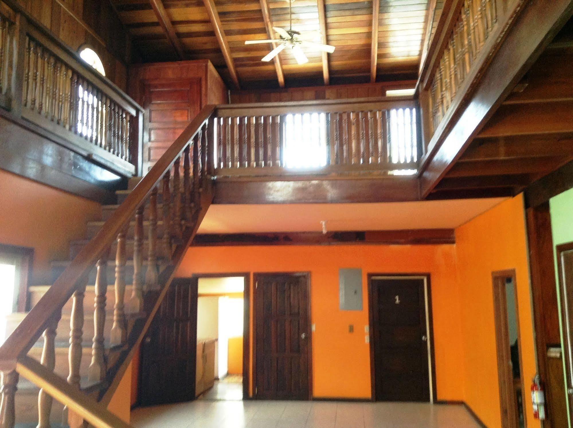 Amelia Guest House San Pedro  Extérieur photo