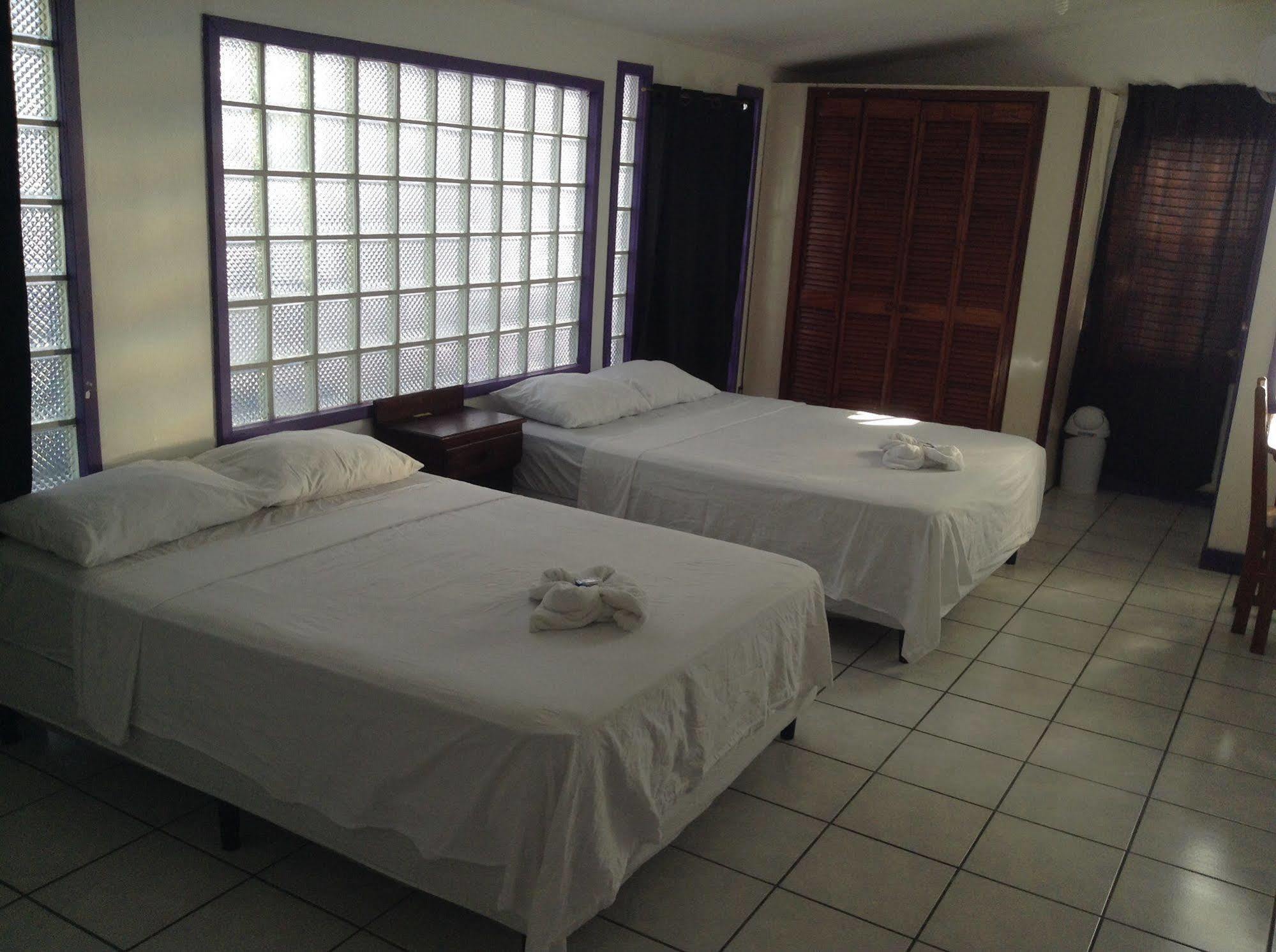 Amelia Guest House San Pedro  Extérieur photo