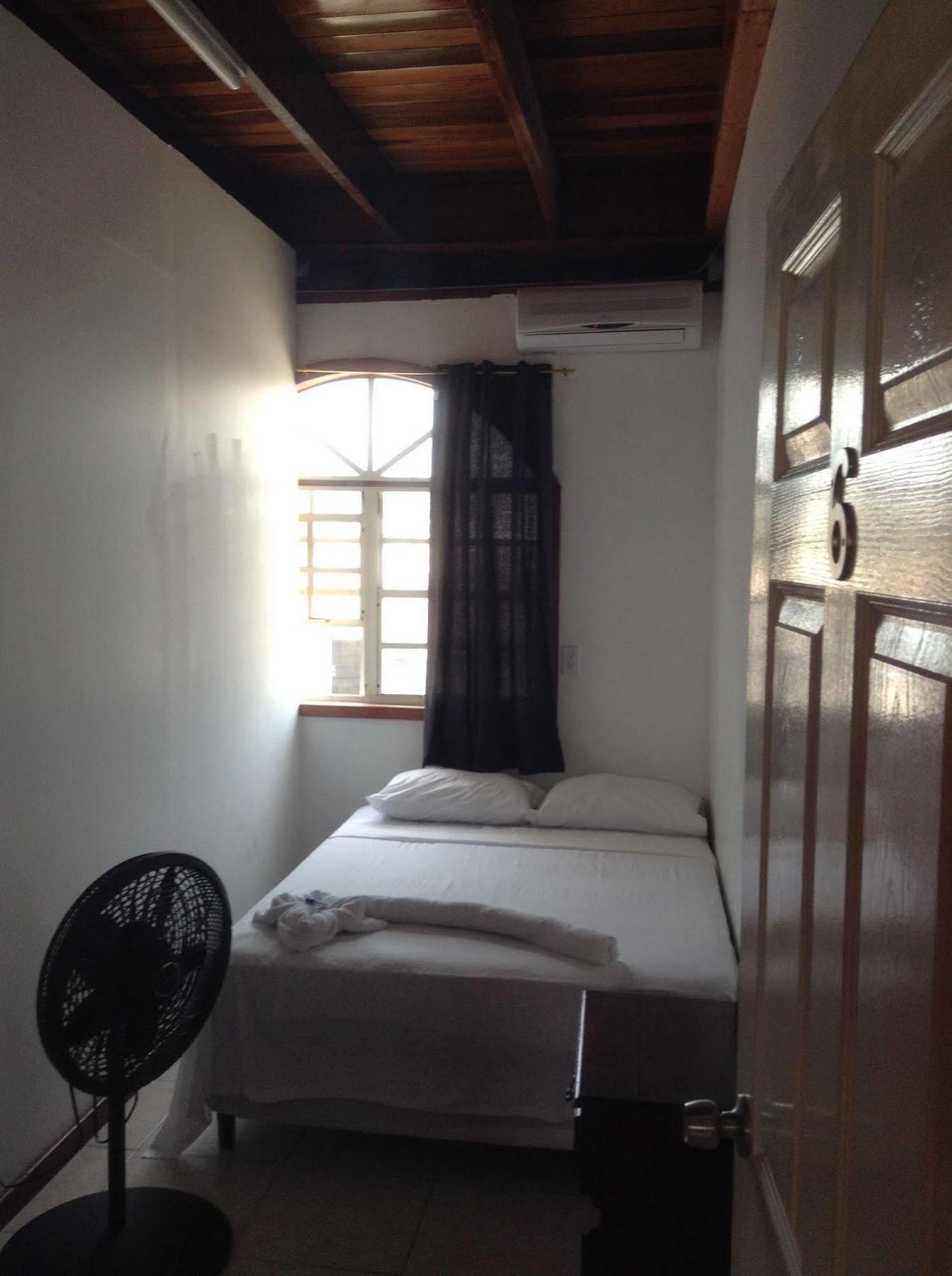 Amelia Guest House San Pedro  Extérieur photo